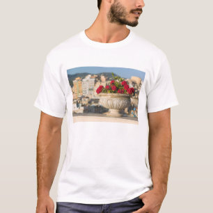 Italien, Sizilien, Termini Imerese, View & Blume T-Shirt
