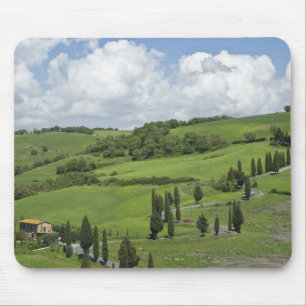 Italien, Toskana. La Foce. Eine gekrümmte Straße w Mousepad