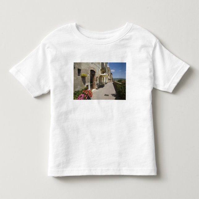 Italien, Toskana, Pienza. Außentreppe Kleinkind T-shirt (Vorderseite)