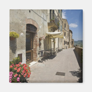 Italien, Toskana, Pienza. Außentreppe Magnet