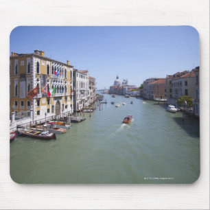 Italien, Venedig, Boote auf Kanal in der Stadt Mousepad