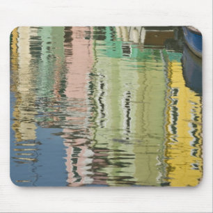 Italien, Venedig, Burano. Mehrfarbige Häuser entla Mousepad