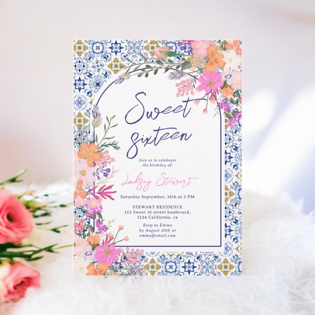 Italienisch blaue Fliesen Aquarell Blumensaft 16 Einladung (Italian blue tiles watercolor floral Sweet 16 Invitation)