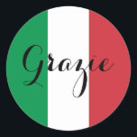 Italienische Flagge Elegante Kalligrafie Grazie Runder Aufkleber<br><div class="desc">Grazie ... eine italienische Sprache danke Ihnen Nachricht gegen die Farben der italienischen Flagge. Sie können den modernen eleganten Kalligrafiestil ändern, um Ihre eigene Textnachricht zu erstellen. Probieren Sie einen anderen Schriftart Stil, Größe und Farbe und personalisieren Sie das Textdesign, um Ihre eigenen typografischen Aufkleber zu machen.</div>