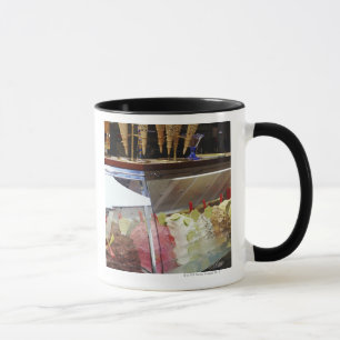 Italienisches gelato im Einkommen Tasse