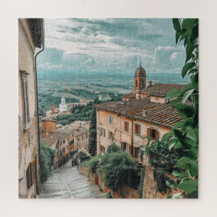 Italienisches Hilltop Village über den Rolling Hil