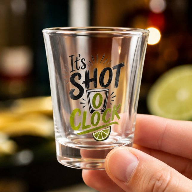 It's "Shot O'clock" typography fun shot glass. Schnapsglas (Von Creator hochgeladen)