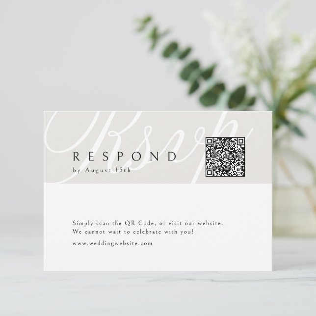 Ivory Classic Elegant Calligraphy Wedding QR Code RSVP Karte (Stehend Vorderseite)