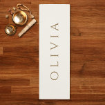 Ivory Cream Gold Name minimalistisch modern Yogamatte<br><div class="desc">Diese cremegoldene Yoga Mat ist hübsch,  elegant,  elegant,  elegant und beruflich aussehend - Elfenbein ist für jeden Anlass geeignet. Passen Sie diese schöne und elegante Meditationsmatte mit Ihrem Namen an.</div>