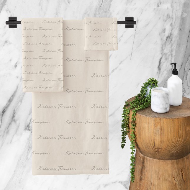 Ivory Modern Signature Script Monogramme Motif (Ivory Modern Signature Script Monogram Pattern Bath Towel Set)