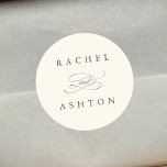 Ivory Simple Elegante Wedding Runder Aufkleber<br><div class="desc">Eleganter und einfacher Hochzeitsaufkleber mit Ihren Namen. Für eine weiter gehende Anpassung dieses Designs klicken Sie bitte auf den BUTTON BLAU DESIGN TOOL oben! Matching-Elemente sind ebenfalls verfügbar.</div>