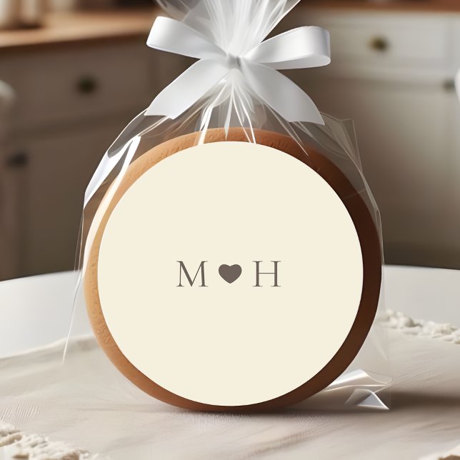 Ivory Simple Monogram Heart Wedding Favor Runder Aufkleber (Von Creator hochgeladen)