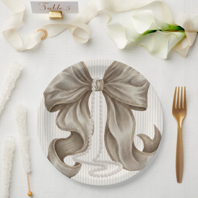 Ivory Striped Bow and Pearl Necklace Pappteller (Hochzeit)