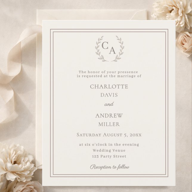 Ivory taupe wreath monogram wedding invitation (Von Creator hochgeladen)