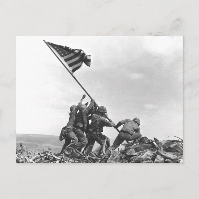 Iwo Jima Raising American Flag Postkarte (Vorderseite)