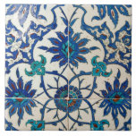 Iznik Tiles Blue Fliese<br><div class="desc">Berühmte blaue Izmir-Fliesen,  fotografiert in der Rustem Pasha Moschee,  Istanbul,  Türkei. Dieses Vintage Blumendesign bringt die friedliche Ruhe und Eleganz der heiligen Räume in Ihren Tag. Sammle das Set - Iznik Tiles Blue,  Iznik Tiles Green und Iznik Tiles miteinander verbunden.</div>