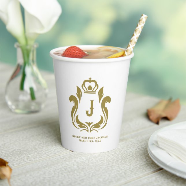 J Monogram Gold Wappen Paper Cup Pappbecher (In Situ)