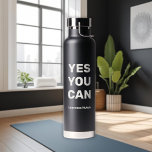 Ja, Sie können Workout Gym Personalisiert benennen Trinkflasche<br><div class="desc">Modern Yes Sie können Personalisiert den Namen Workout Gym Kupfer Vakuum insulated Water Flasche Design. Sie können die Wörter "JA, SIE KÖNNEN" verlassen oder mit Ihrem eigenen Text anpassen. Fügen Sie auch Ihren Namen hinzu. Es ist einfach und leicht auf Ihre Bedürfnisse zu personalisieren. Die Wasserflasche behalte im Sommer kalt...</div>