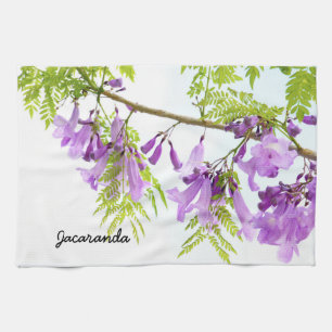 Jacaranda Blume ist lila Geschirrtuch