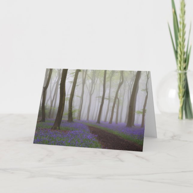 Jacinthes des bois dans la carte de voeux de brume (Devant)