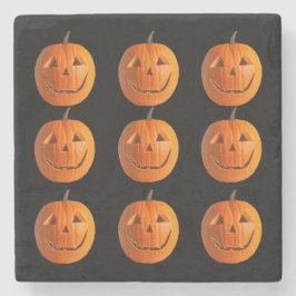 Jack-O-Lanterns auf dem Untersetzer aus schwarzem 