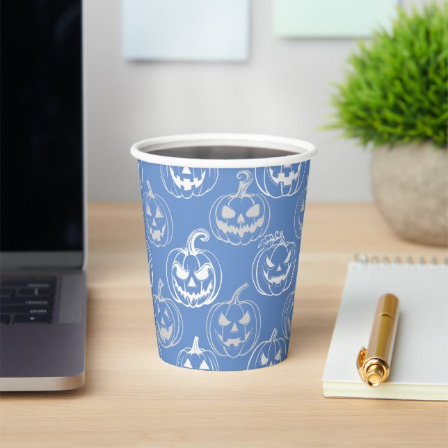 Jack-o-Laterterns Muster.White L blue BG Pappbecher (InSitu)