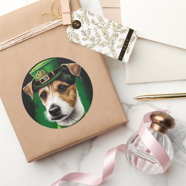 Jack Russell Dog in St. Patrick's Day Dress Runder Aufkleber (Schenken)