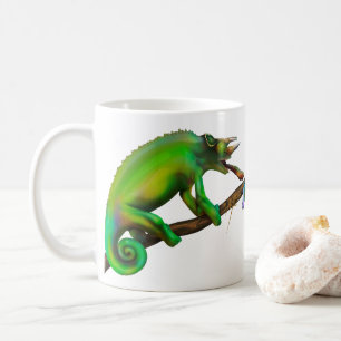 Jacksons Chamäleon zielt Kaffeetasse