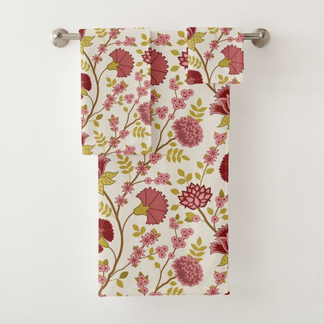 Jacobean Floral Grand Motif Reds Pinks Gold Creme (En situation)