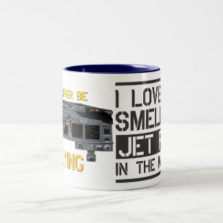 j'adore l'odeur du jet fuel le matin MUG