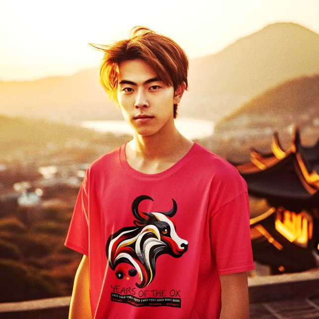 Jahre des OX - Chinesisches Zodiakzeichen T-Shirt (Von Creator hochgeladen)