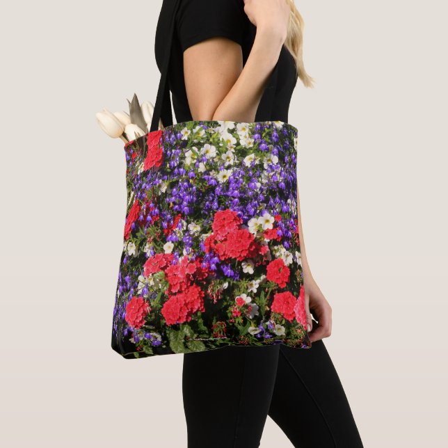 Jährliche Blume lila, rot und weiß Tasche (Von Nahem)