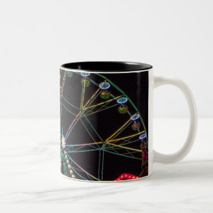 Jahrmarkt-Riesenrad bei Nacht Zweifarbige Tasse