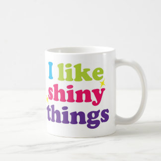 J'aime la tasse brillante de choses