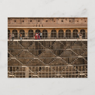 Jaipur-Stufenbrunnen mit Besuchern Historisches Postkarte