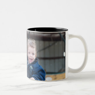 James und Tristan Zweifarbige Tasse