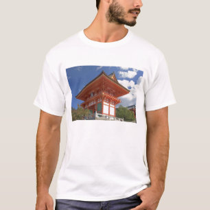 Japan, Kyoto, aufstrebendes Tor des Tempels T-Shirt