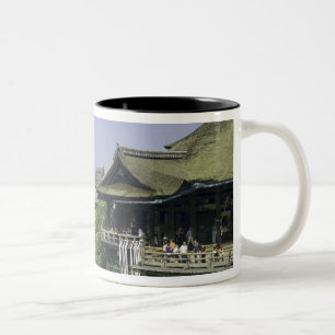 Japan, Kyoto, Der Blick vom Kiyomizu-Tempel Zweifarbige Tasse