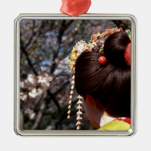 Japan, Kyoto. Hinteransicht nahe von geisha's Ornament Aus Metall