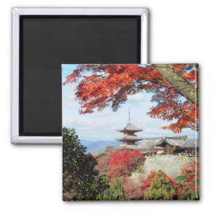 Japan, Kyoto. Kiyomizu-Tempel in Herbstfarbe Magnet