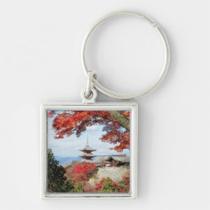 Japan, Kyoto. Kiyomizu-Tempel in Herbstfarbe Schlüsselanhänger