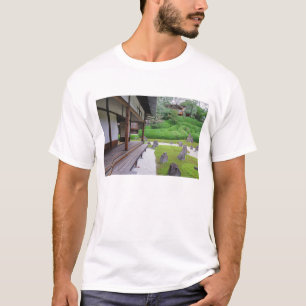 Japan, Kyoto. Steingarten in Stille T-Shirt