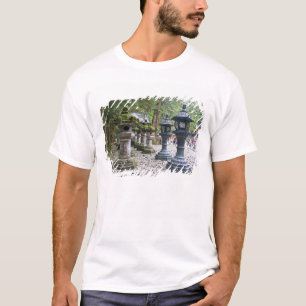 Japan, Nikko. Toshogu-Schrein und Mausoleum in T-Shirt