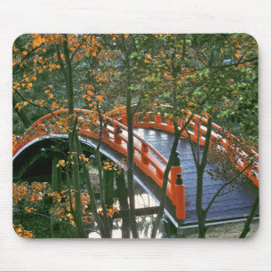 Japan, Präfektur Nara, Nara. Die Königliche Brücke Mousepad