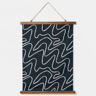 Japandi Minimalist Brush Stroke Pattern in Cream Wandteppich Mit Holzrahmen