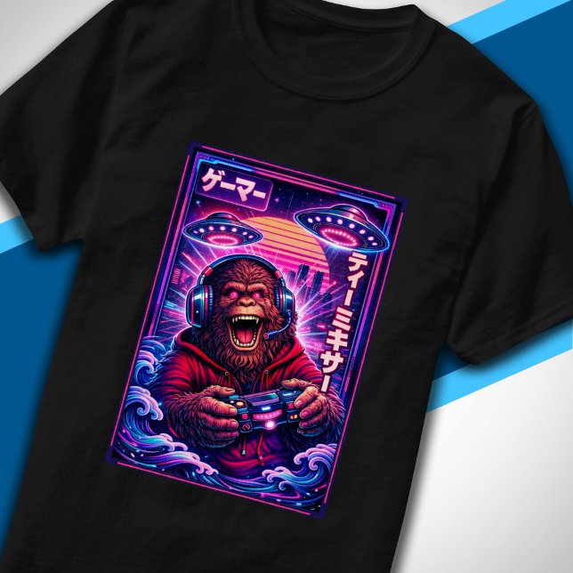 Japanese Synthwave Sci Fi UFO Bigfoot Cool Gamer T-Shirt (Von Creator hochgeladen)