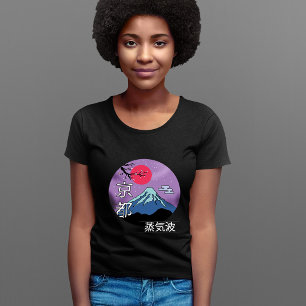 Japanische Berge mit Blüten T-Shirt