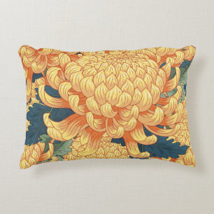 Japanische Chrysanthemen: gelbes Blumenmuster. Dekokissen
