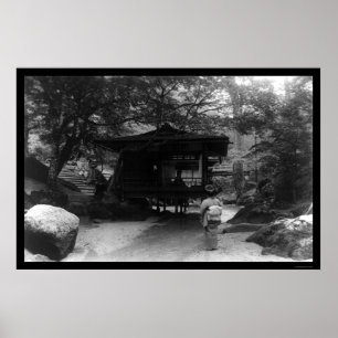 Japanische Dame Looking an einem Tee-Haus 1909 Poster