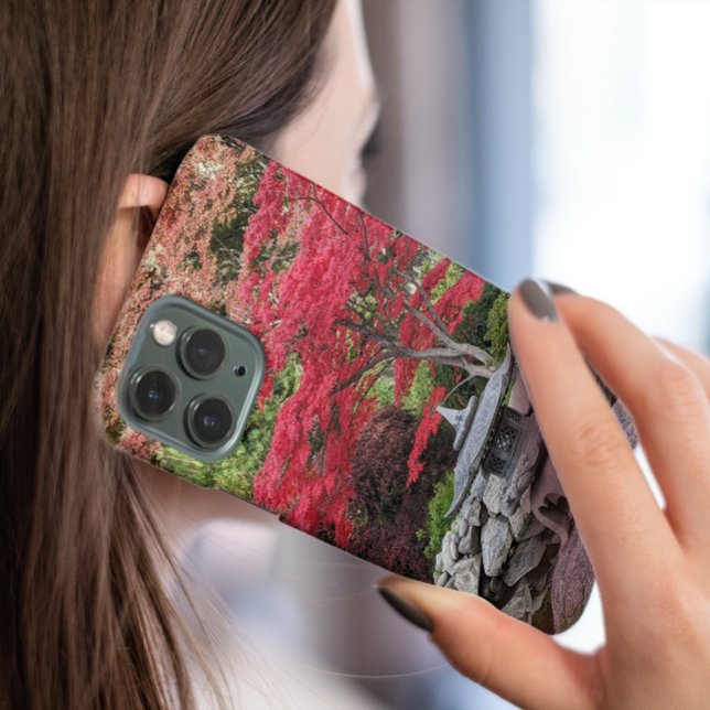 Japanische GartenLaterne und Red Maple Blätter Fot iPhone 16 Hülle (In Situ)